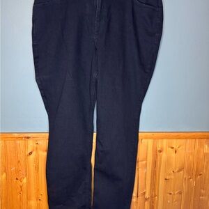 Old‎ navy boyfriend black jeans NWOT, never worn, size 18